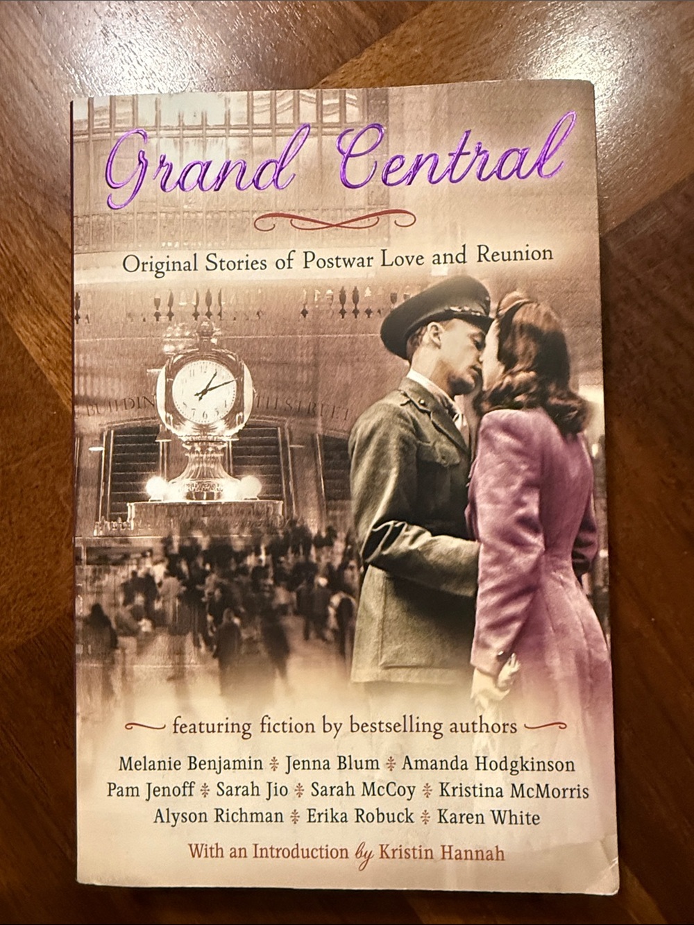 PAPERBACK - GRAND CENTRAL - ORIGINAL STORIES OF POSTWAR & REUNION - GREAT READ!